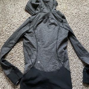 Woman’s Lululemon Zipper Up Hoodie